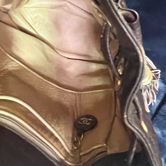 Stylish Brown and Gold Backpack with Drawstring Closure and Quilted Design - Picture 7 of 15